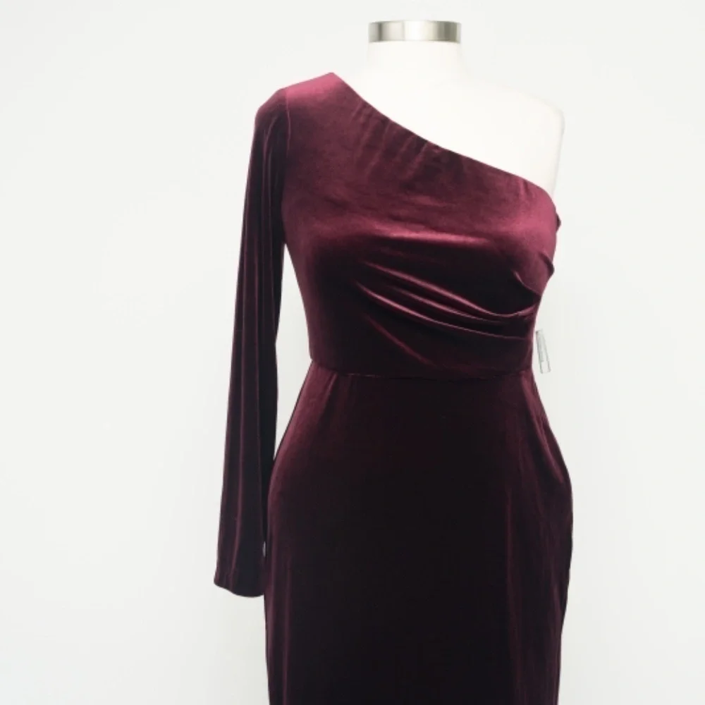 Alex &‎ Eve. One shoulder sheath dress.